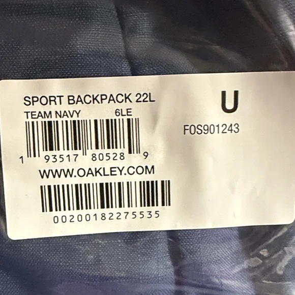 Oakley Navy Sport Backpack 22L new in package - Picture 3 of 4